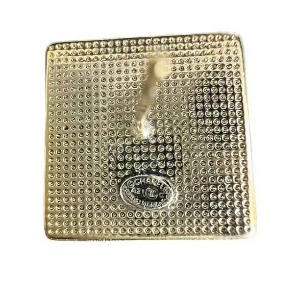 Black and White Statement CHANEL Stud Earrings Autumn 2021 (CHXX030) - Picture 5 of 5